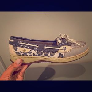SPERRY - ANGELFISH GRAY LEOPARD SHOES - 6 1/2